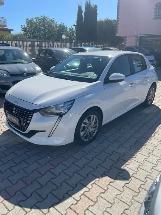 Peugeot 208 2020 photo 2