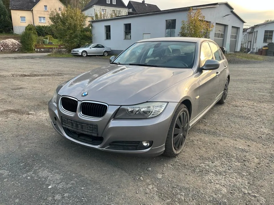 BMW E90