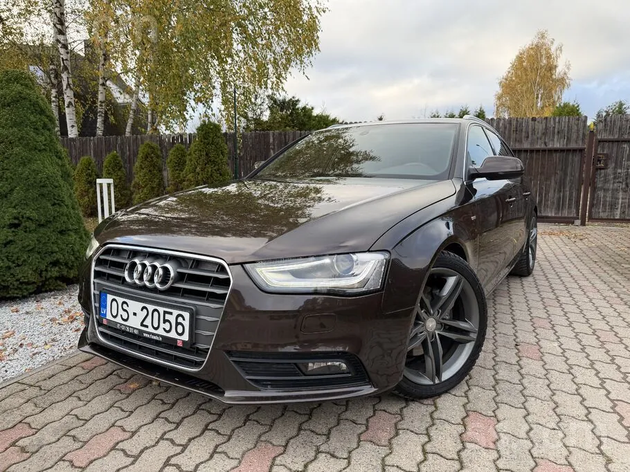Audi A4 2012 photo 2