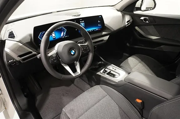 BMW 120 2026 photo 4