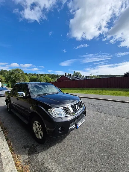 Nissan Navara 2011 photo 3