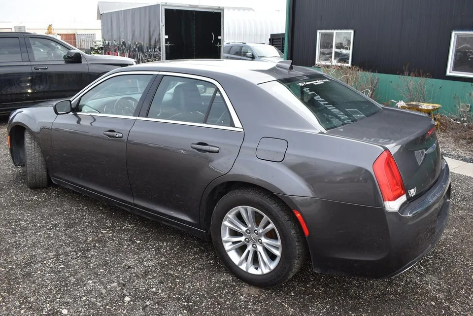 Chrysler 300 2019 photo 3