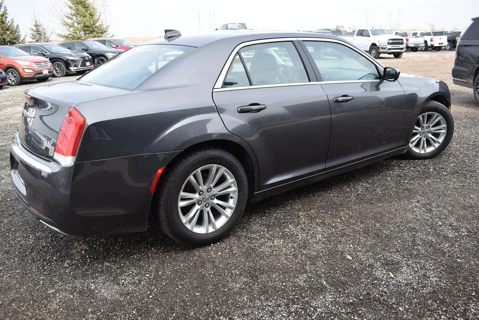 Chrysler 300 2019 photo 5