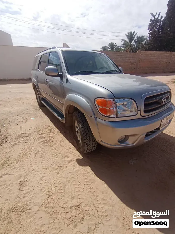 Toyota Sequoia 2002 photo 2