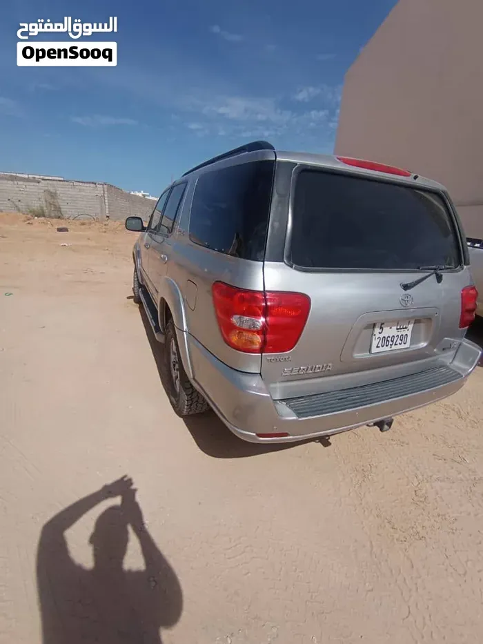 Toyota Sequoia 2002 photo 3