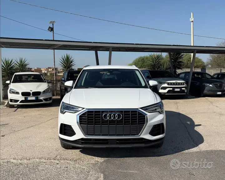 Audi Q3 2022 photo 2