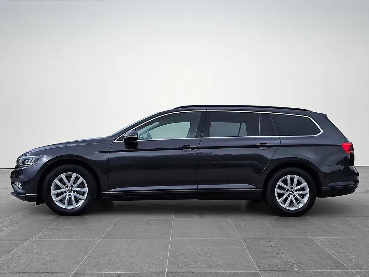 Volkswagen Passat 2022 photo 2