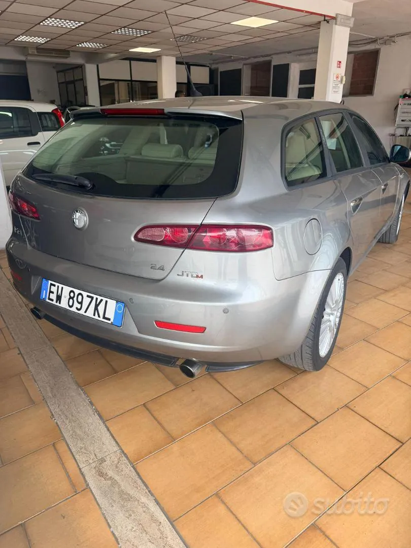Alfa Romeo 159 2010 photo 5