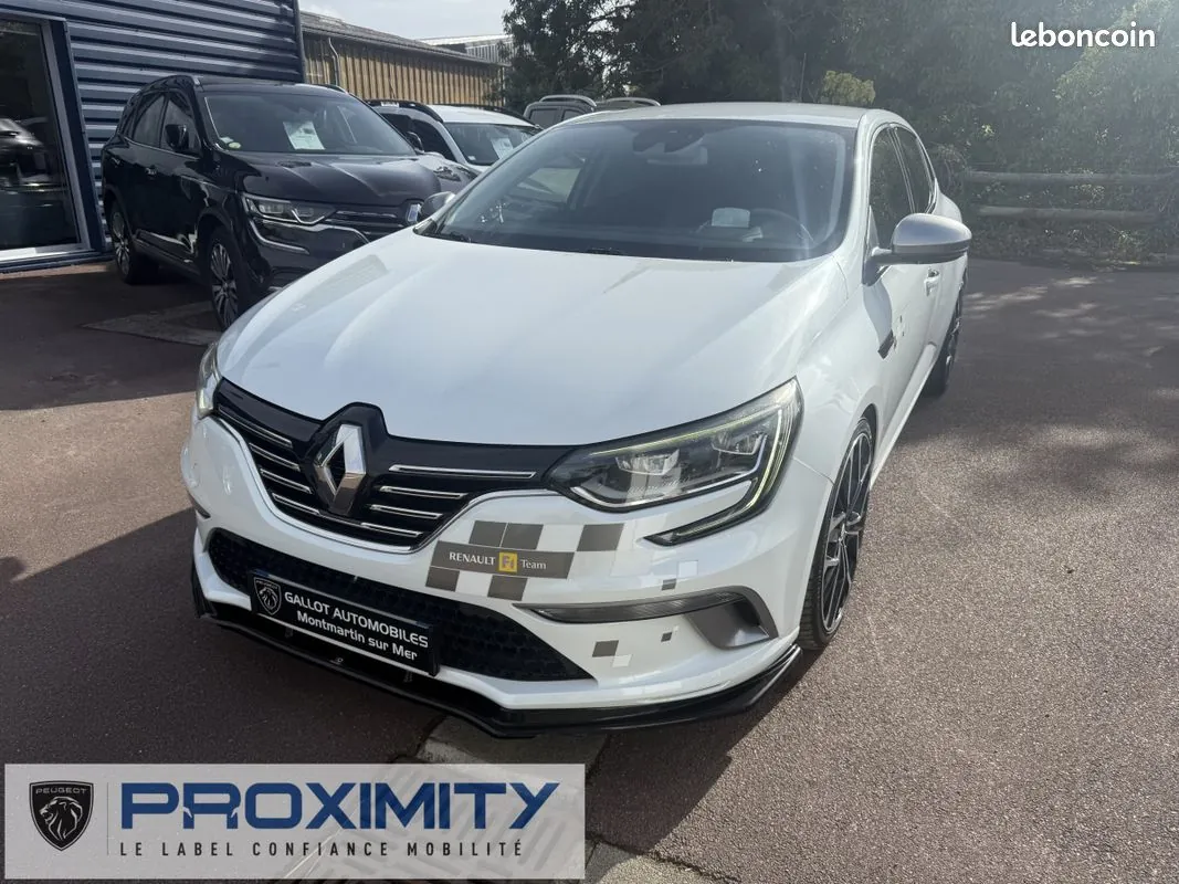 Renault Megane 2016 photo 2