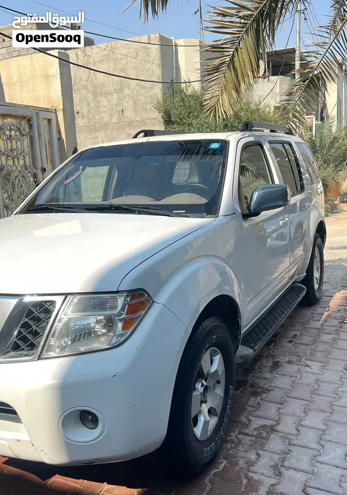 Nissan Pathfinder 2011 photo 2