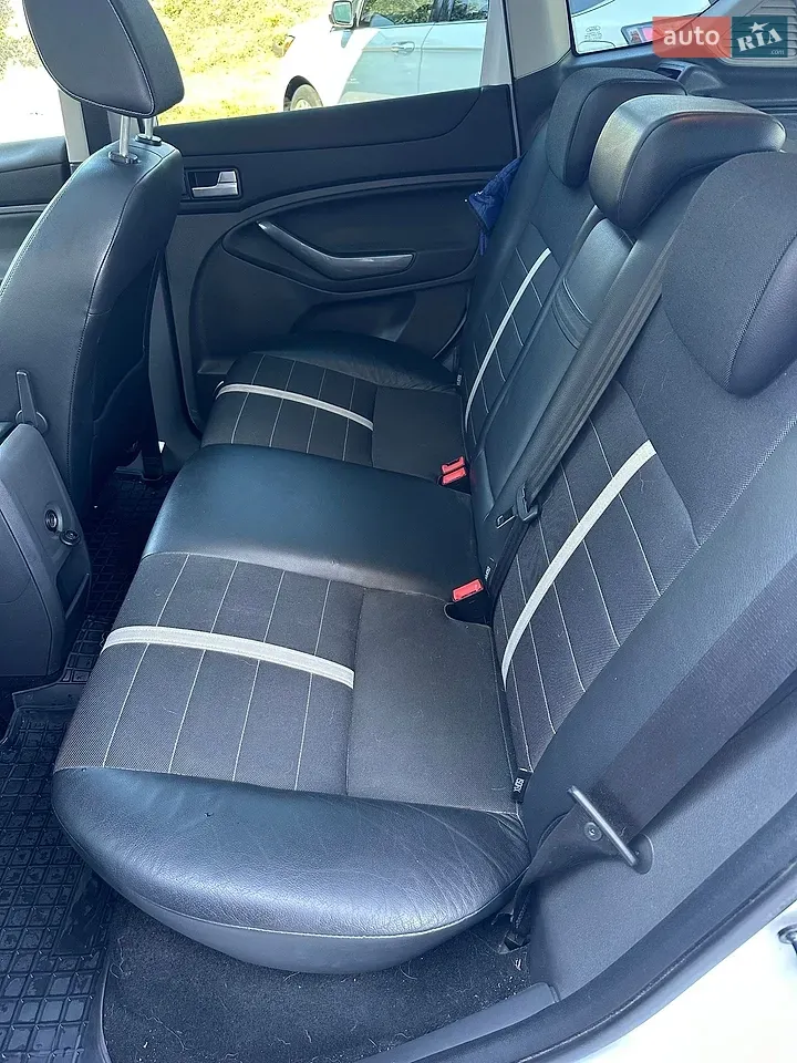 Ford Kuga 2011 photo 4