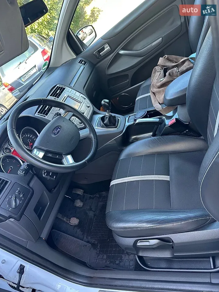 Ford Kuga 2011 photo 5
