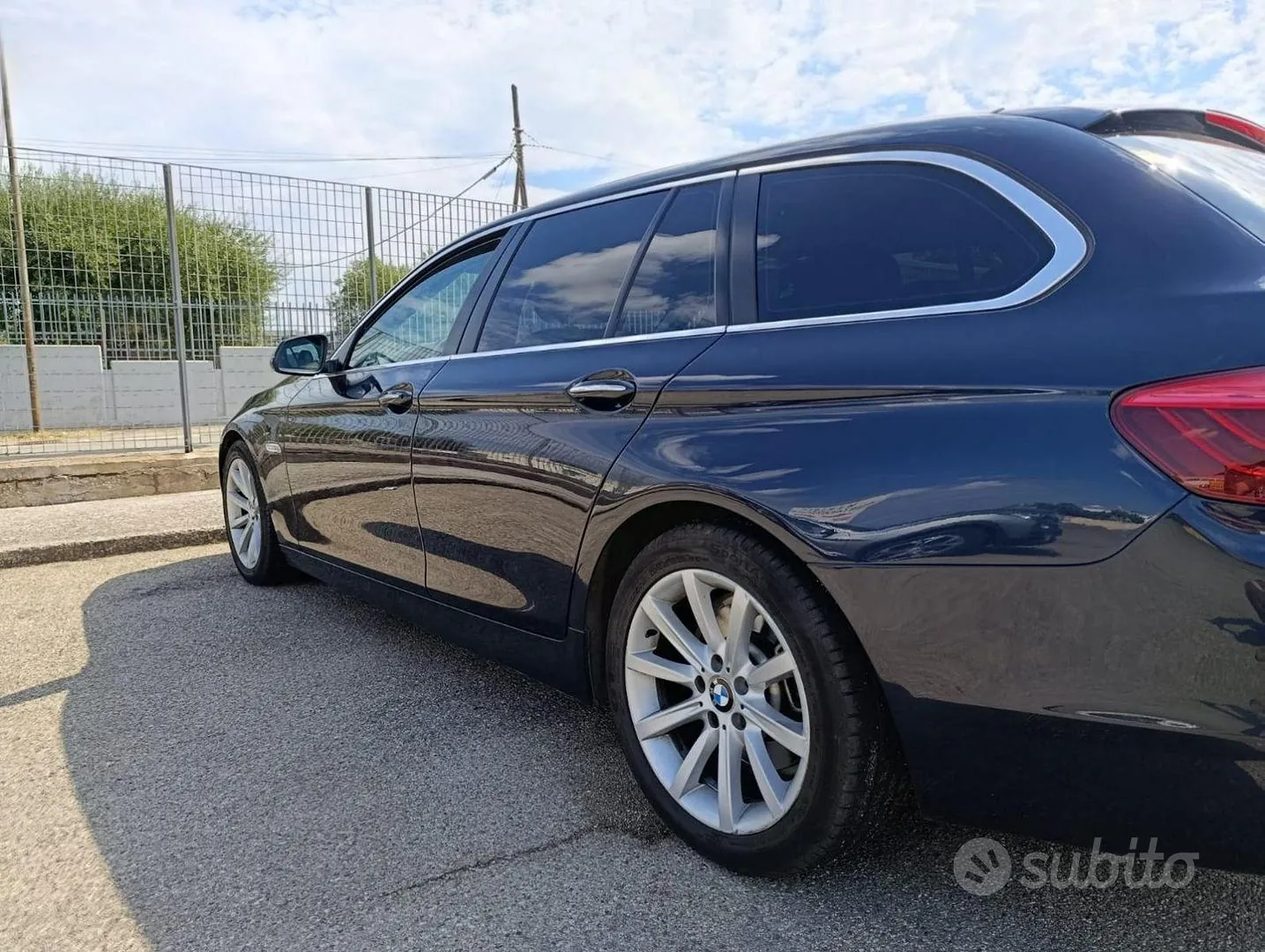 BMW 520 Touring 2014 photo 2