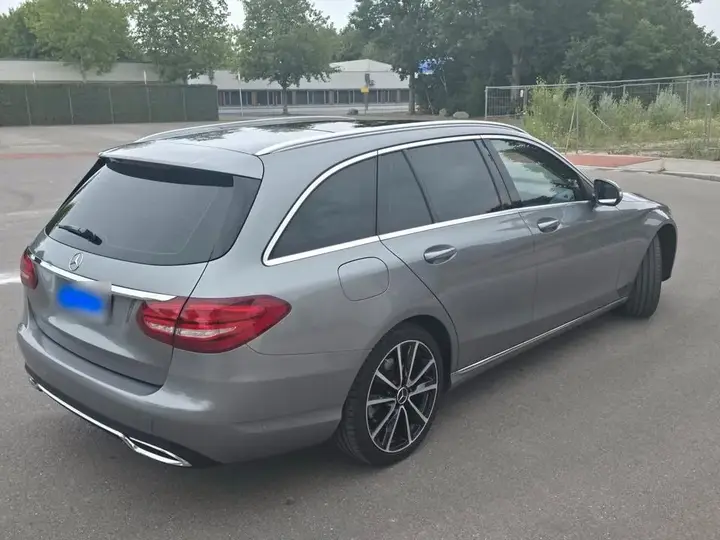 Mercedes-Benz C220