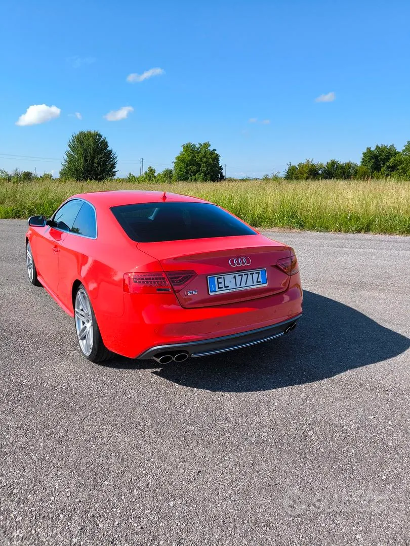 Audi A5 2012 photo 4