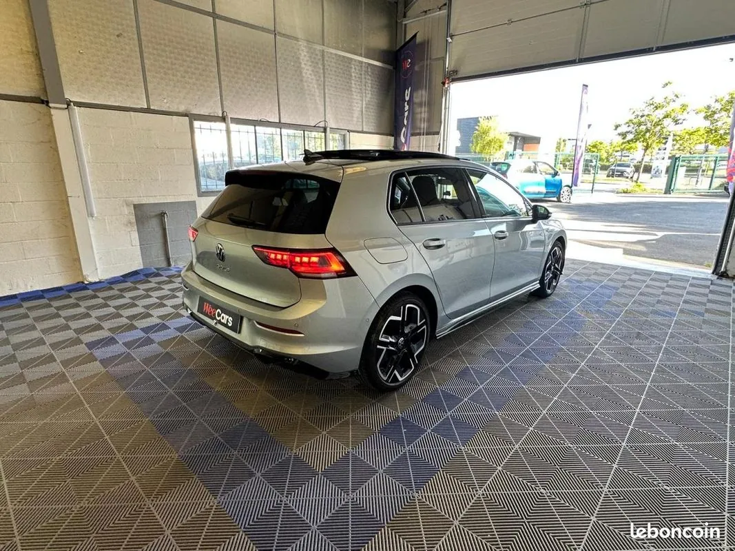 Volkswagen Golf 2025 photo 3