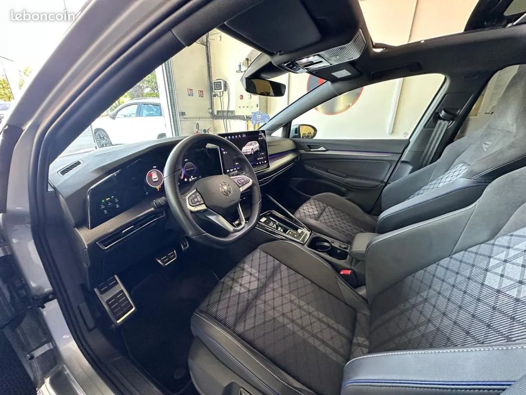 Volkswagen Golf 2025 photo 2