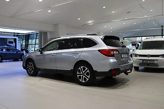 Subaru Outback 2018 photo 2