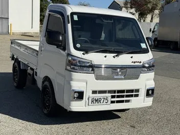 Daihatsu Hijet 2024 photo 3