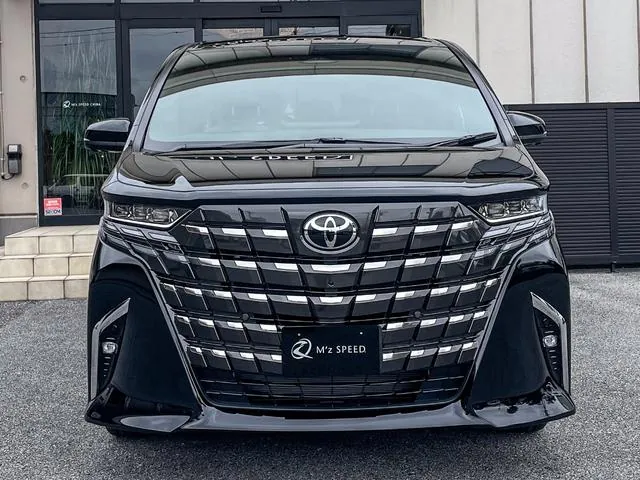 Toyota Alfaard Z 2026 photo 2