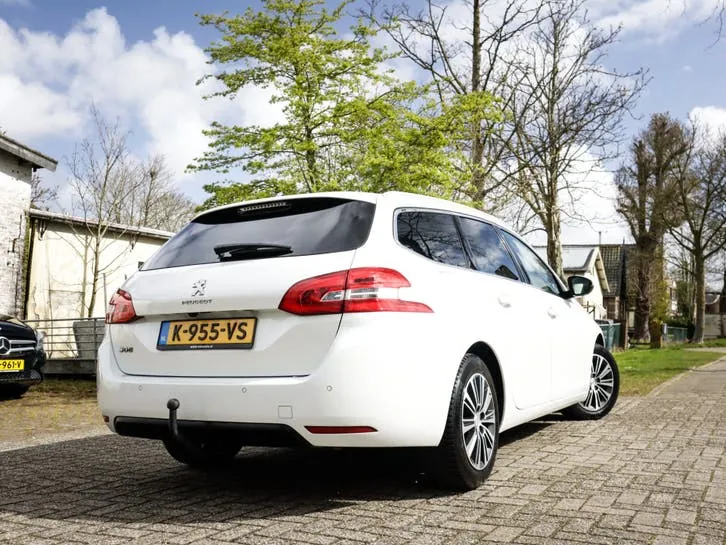 Peugeot 308 2021 photo 2