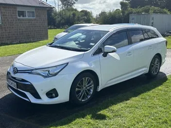Toyota Avensis 2018 photo 5