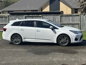 Toyota Avensis 2018 photo 2