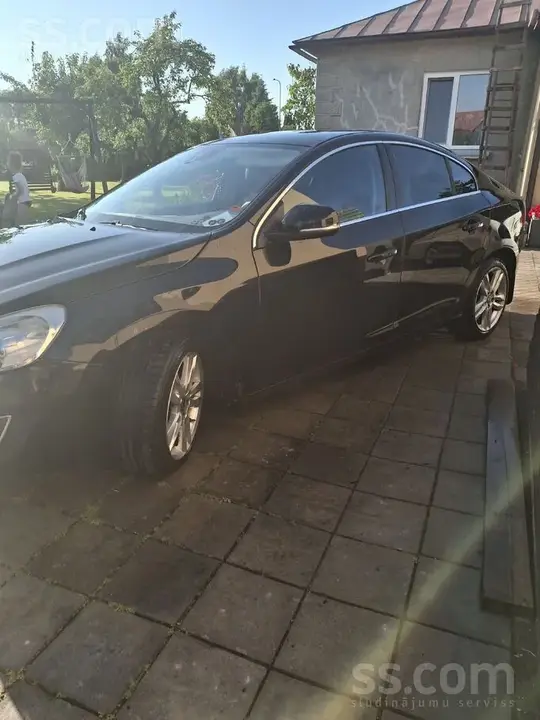 Volvo S60 2011 photo 3
