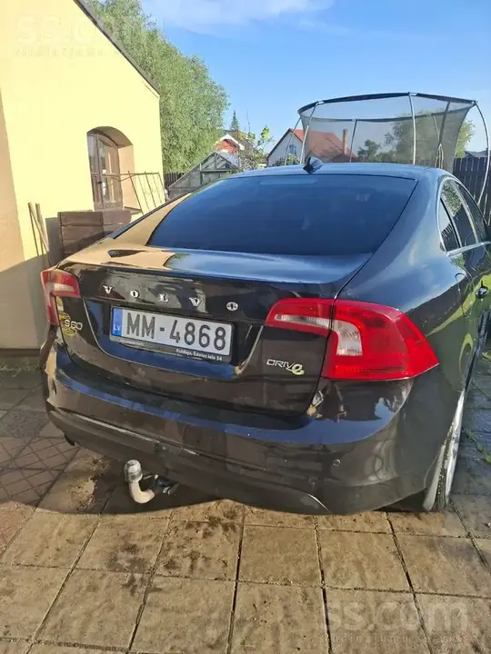 Volvo S60 2011 photo 2