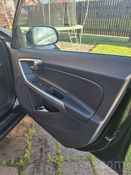 Volvo S60 2011 photo 5