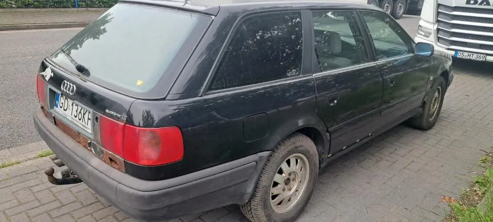 Audi 100