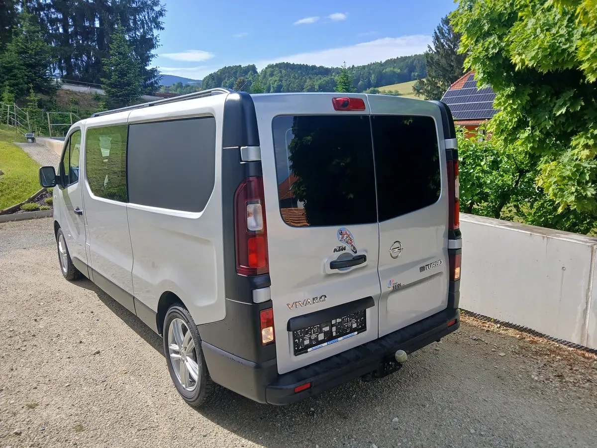Opel Vivaro 2015 photo 3