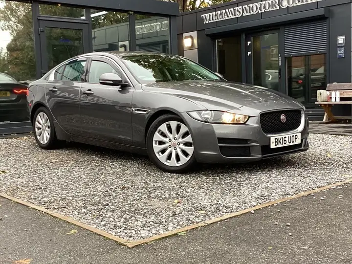 Jaguar Xe