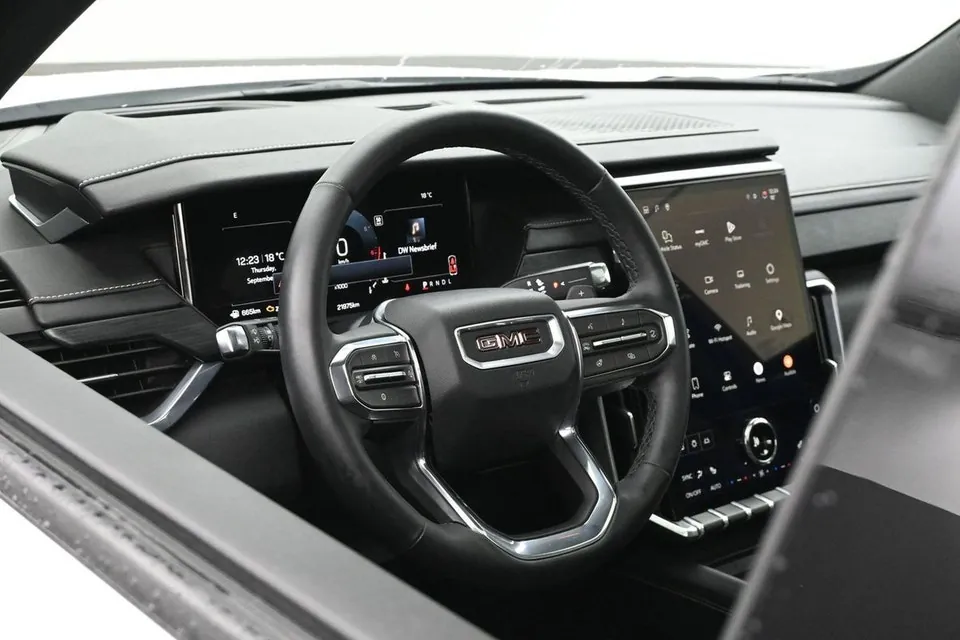 GMC Acadia 2026 photo 5
