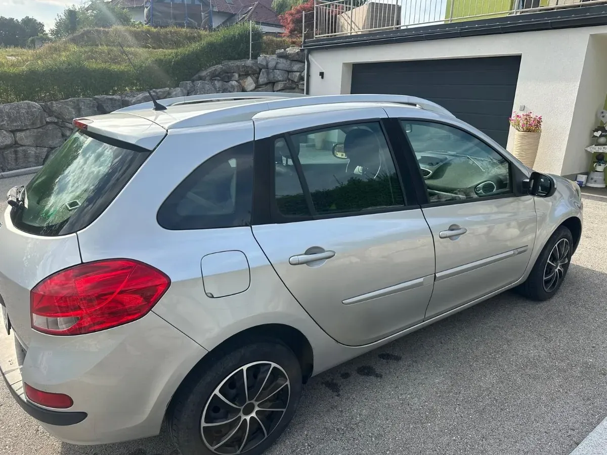 Renault Clio 2012 photo 3