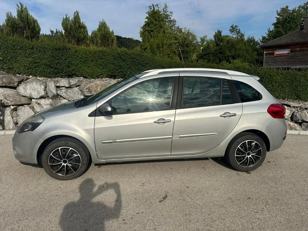 Renault Clio 2012 photo 2