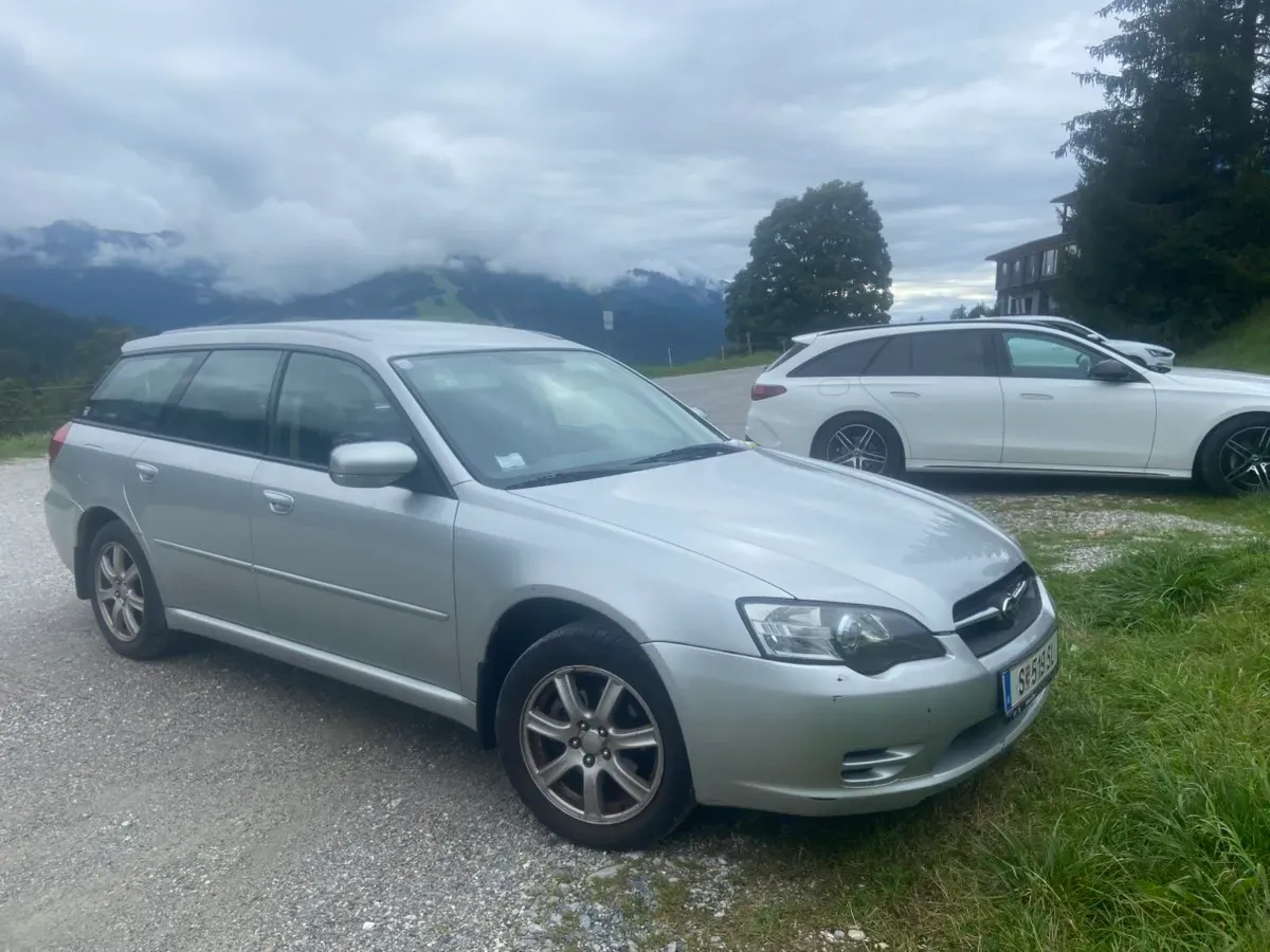 Subaru Legacy 2005 photo 2