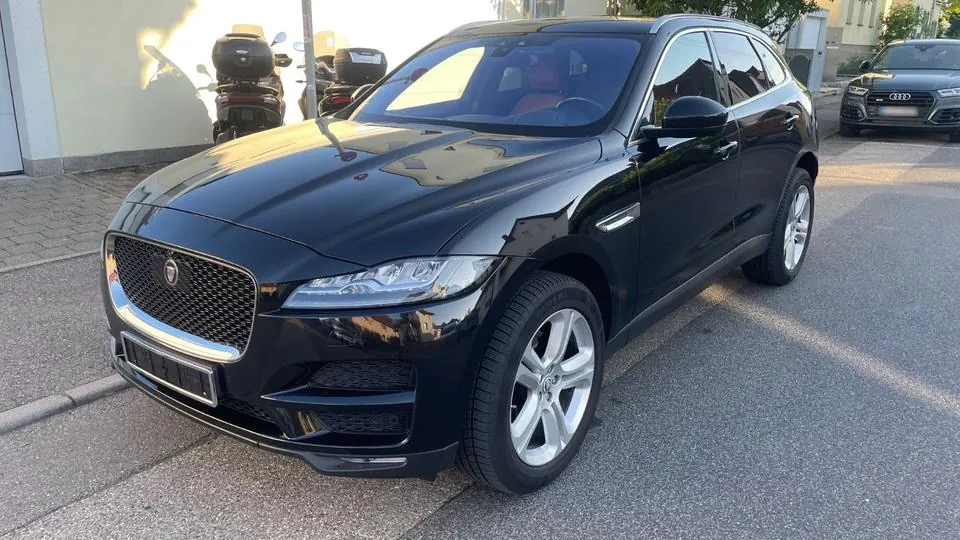 Jaguar F-Pace
