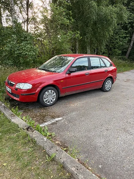 Mazda 323F
