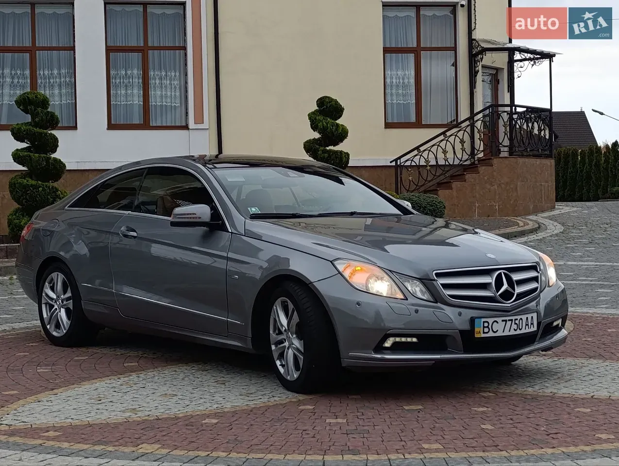 Mercedes-Benz E-Class 2010 photo 5