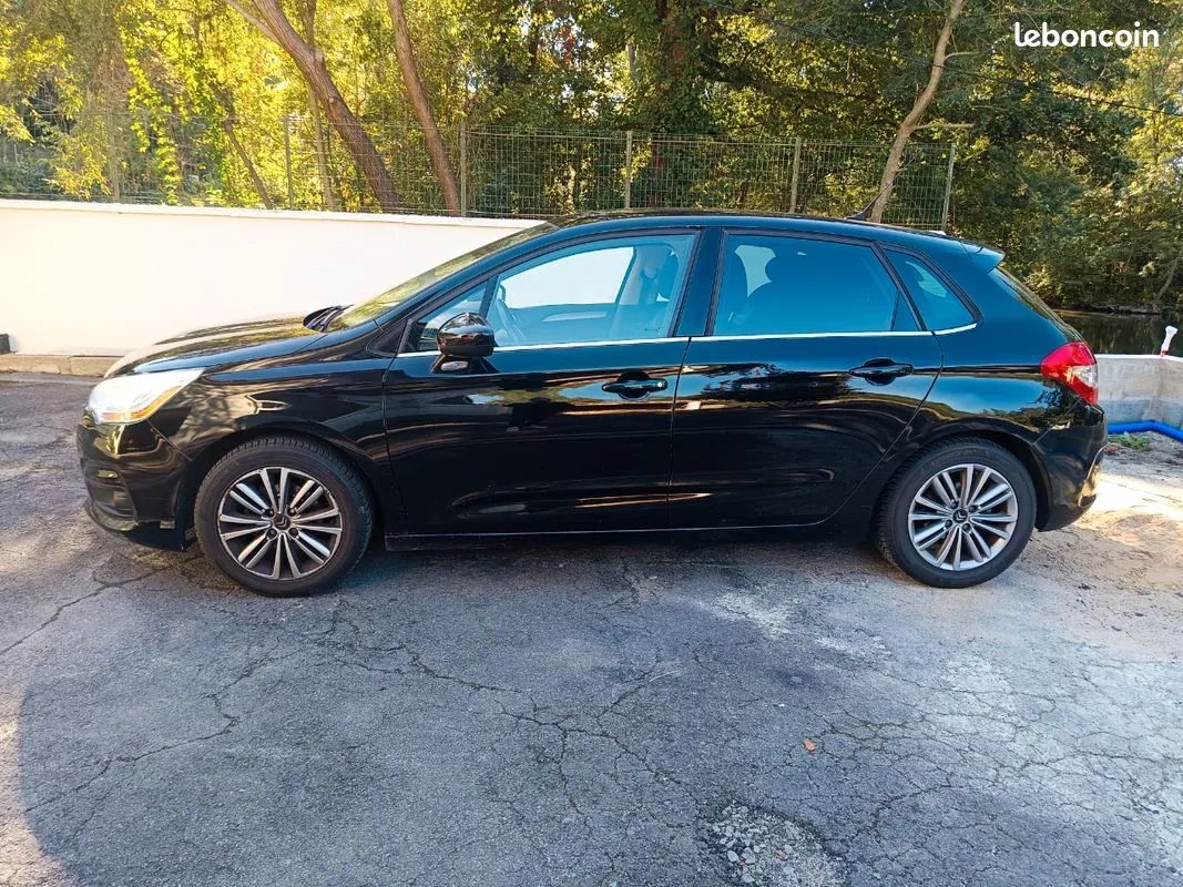 Citroen C4 2011 photo 2