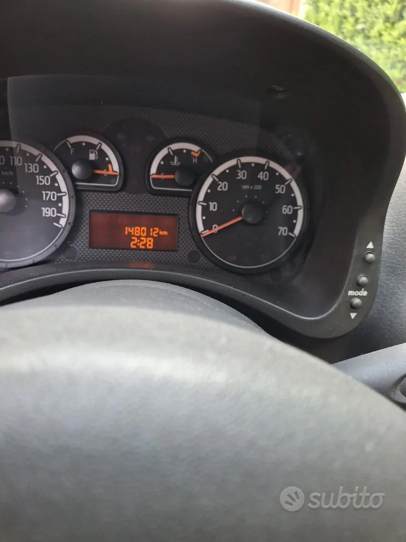 Fiat Panda Cross 2010 photo 2