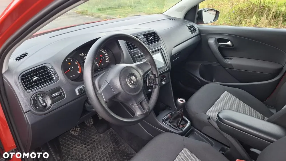 Volkswagen Polo 2012 photo 3