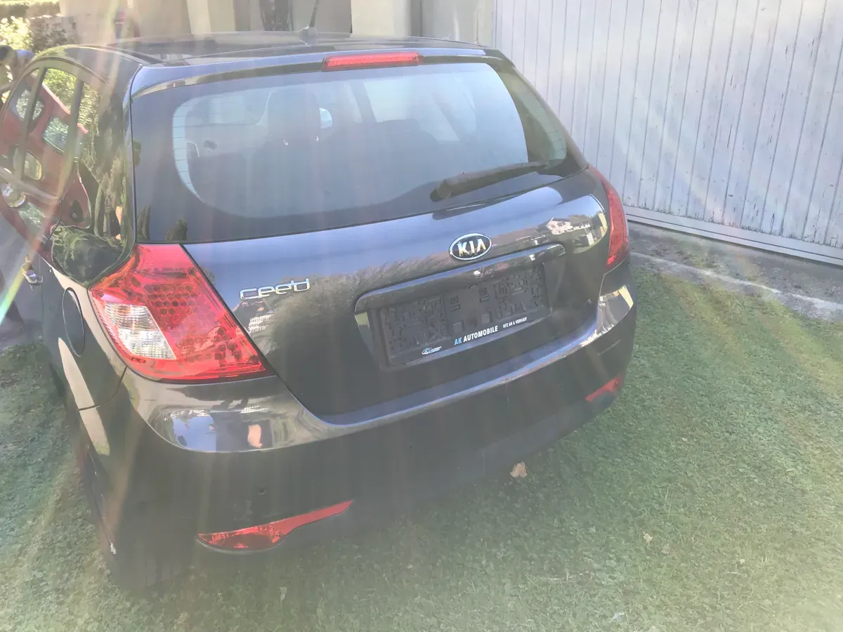 Kia Ceed 2011 photo 3