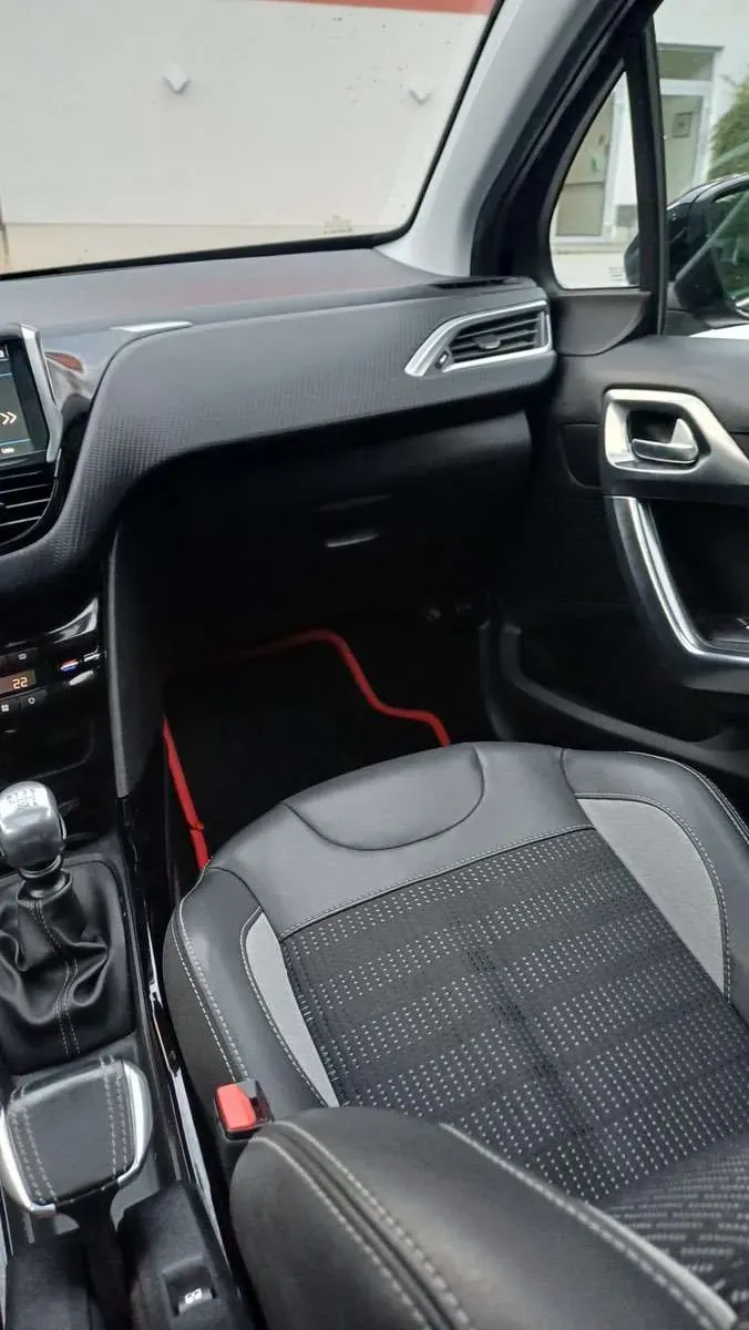 Peugeot 2008 2017 photo 3