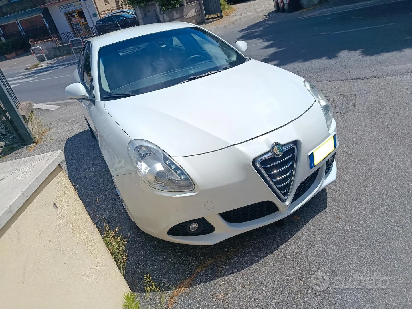 Alfa Romeo Giulietta 2012 photo 2