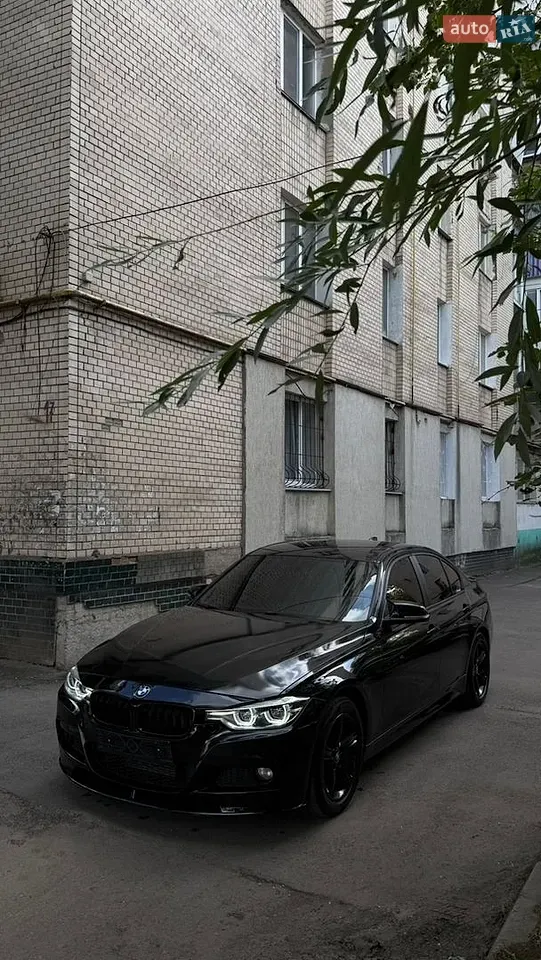BMW 3 Series 2013 photo 2