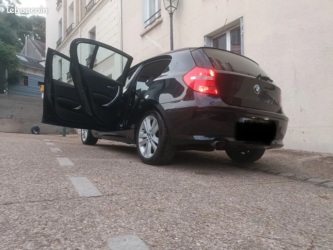 BMW 118D 2010 photo 2