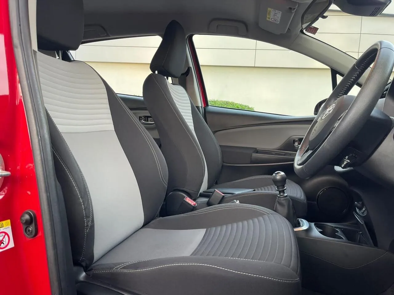 Toyota Yaris 2017 photo 3