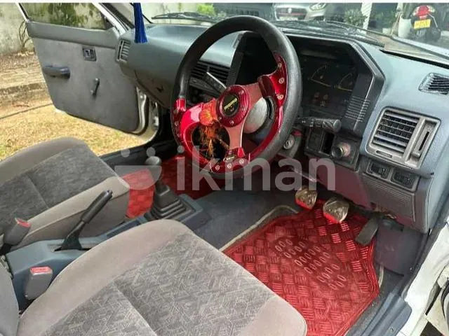 Mazda 3 1987 photo 3